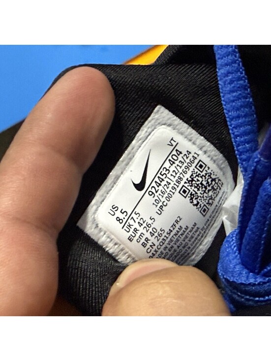 Athletic_Shoes